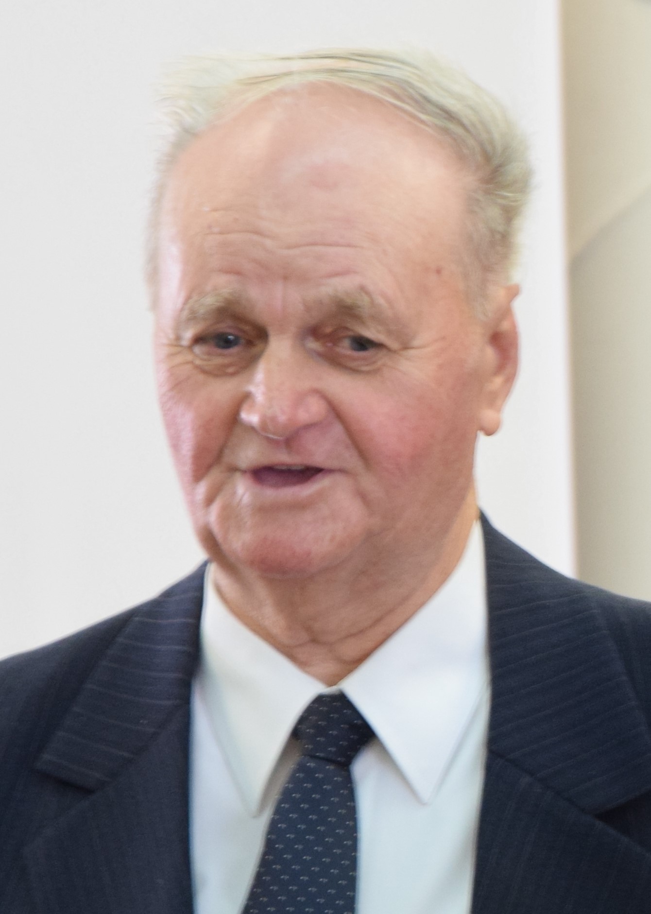 Elhunyt Kollár Tibor zenetanár